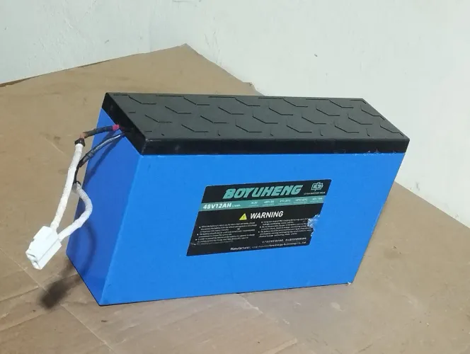 Bateria de Lítio 48v 12A