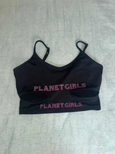 Cropped Planet Girls
