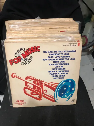 Coleção LP Pop Music com 28 unidades 