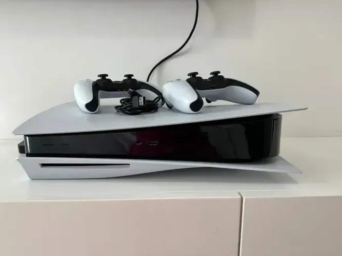 PS5 Playstation 5 Muito Novo Na Caixa Com 500 Jogos e 2 Controles. Parcelo Sem Juros