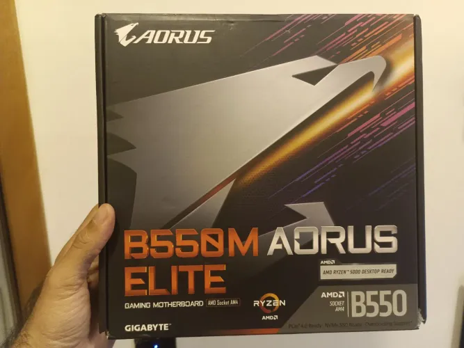 Placa mãe AM4 B550m Gigabyte Aorus Elite