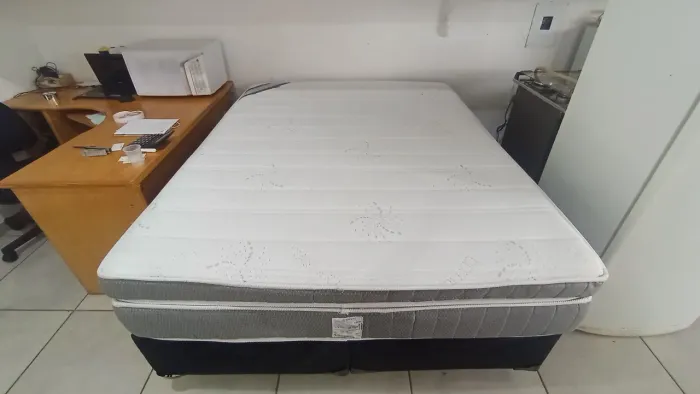 Cama box Queen size Colchão Ortobom molas ensacandas bambú dividimos TB cartão 
