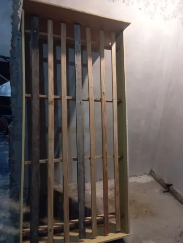 Vendo uma cama de solteiro