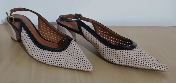 Sapato Luz da Lua n. 36 modelo bico fino e vasado
