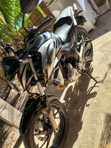 Moto Twister 