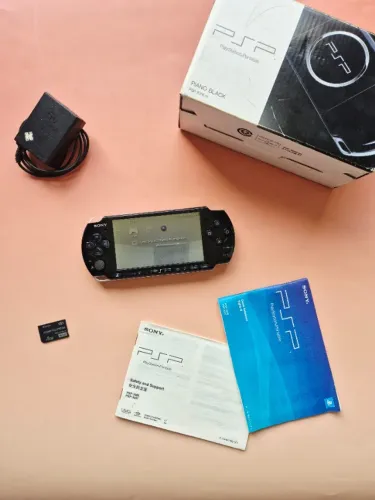 PSP 3000 Preto Completo 8Gb Lotado de Jogos