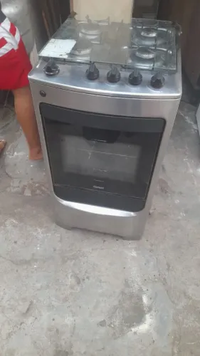 Vende-se esse fogão todo inox todo em ordem pega as quatro bocas e o forno