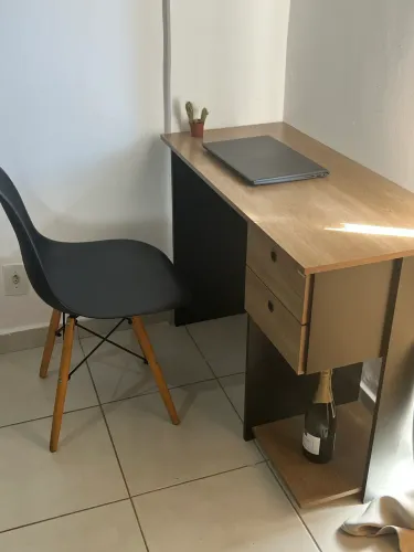 MESA DE ESTUDO COM CADEIRA