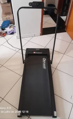 VENDO ESTEIRA SEMI NOVA AUTOMÁTICA E BIVOLT