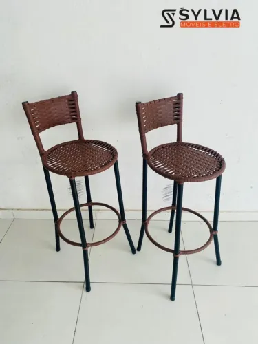 Banquetas em fibra com ferro