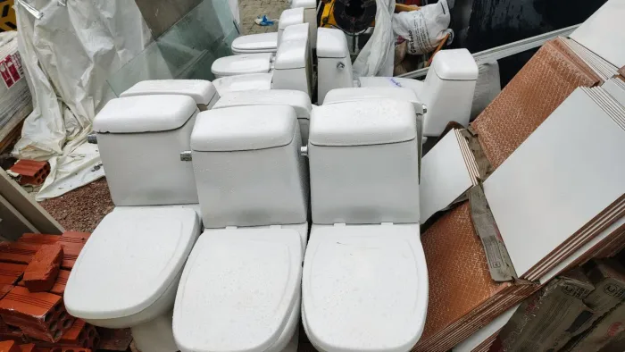 VENDO, Bacia sanitária com caixa acoplada e assento