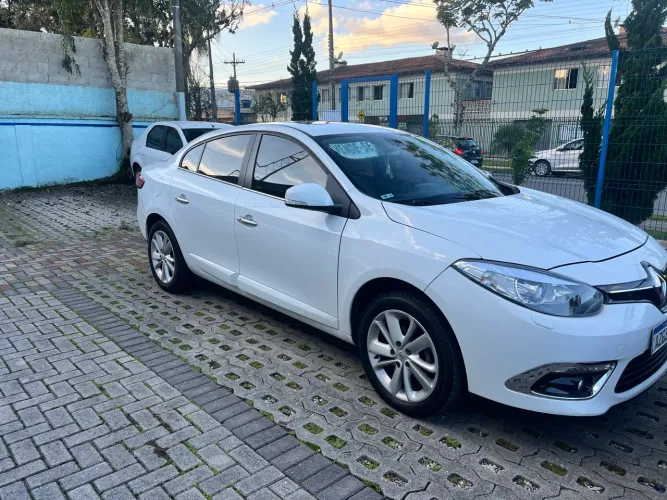 Renault Fluence Sedan Privilège 2.0 16V Flex AUT 2015