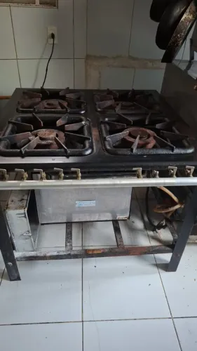 FORNO INDUSTRIAL 4 BOCAS DUPLAS USADO !! obs: nao esta incluso o forno.