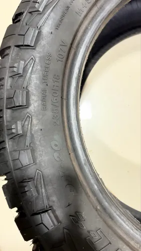 Pneu DelinteDX20 CROSSOVER BANDIT 50/50 Tamanho: 235/60 R18