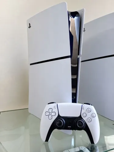 Ps5 slim 1tb em até 21x Pegamos videogame como parte de pagamento