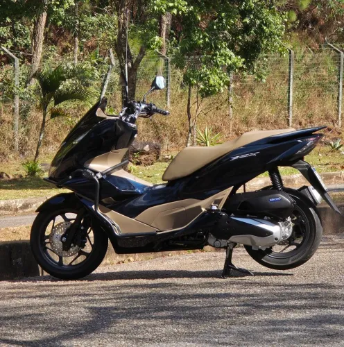 Honda pcx 2025 dlx abs