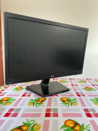 Monitor LG 20Pol 60hz + Conversor de VGA para HDMI