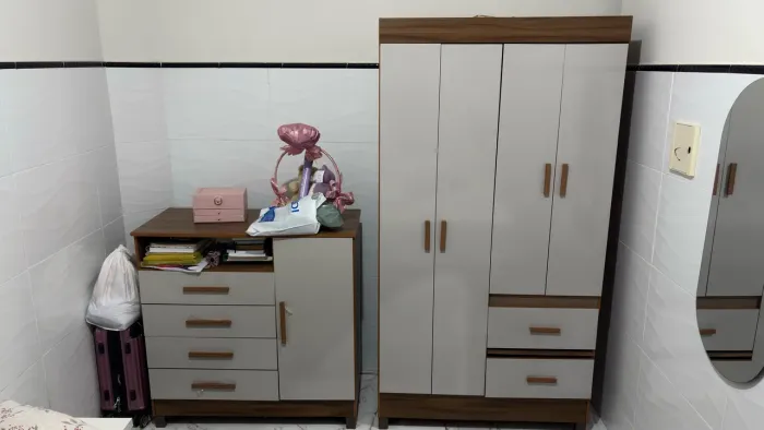 Guarda roupa e cômoda
