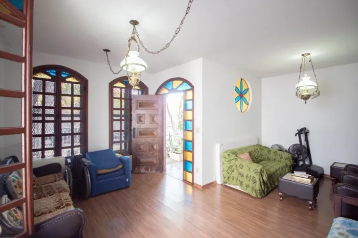 Casa à Venda - Ouro Preto, 4 Quartos, 297 m2