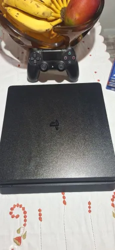 PlayStation 4 (PS4) slim, 1TB