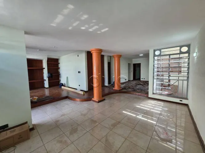 Casa com 3 dormitórios para alugar, 180 m² por R$ 4.120,00/mês - Vila Independência - Pira