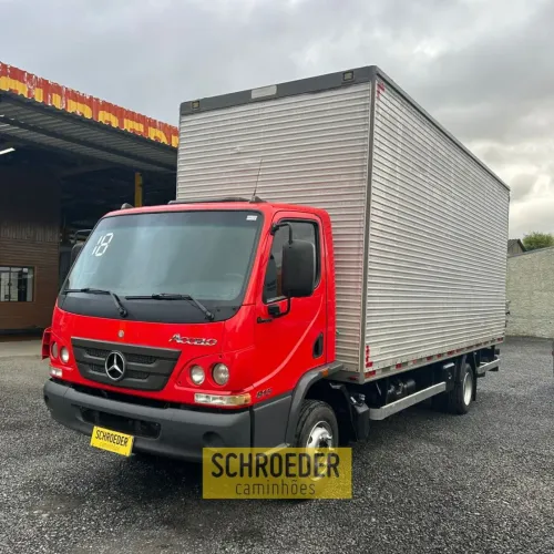 Mercedes Benz Accelo 815