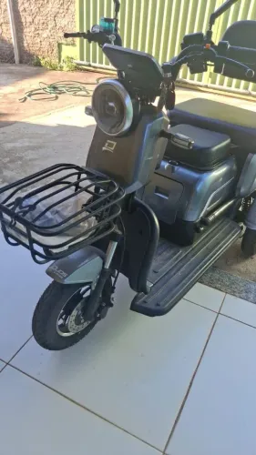 Triciclo elétrico