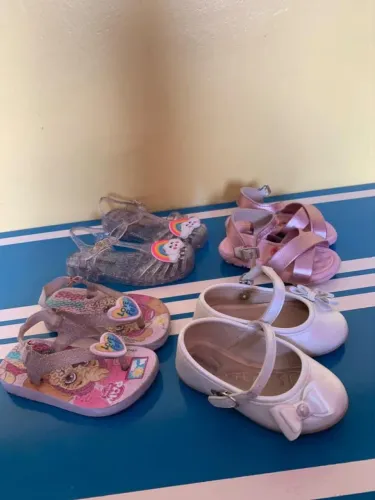 Lote de sapato de bebê menina 