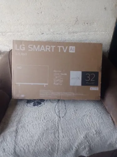 Televisão Smart 32 LG lacrada na caixa, nova nunca usada.