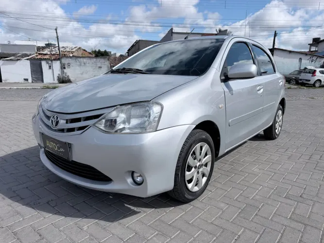 Toyota Etios XS 1.3 Flex 16V 5P Mec. 2013