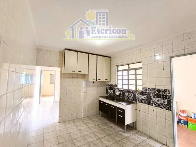 Linda casa INDEPENDENTE para locação no Jardim Santa Adélia, próximo ao monotrilho!!