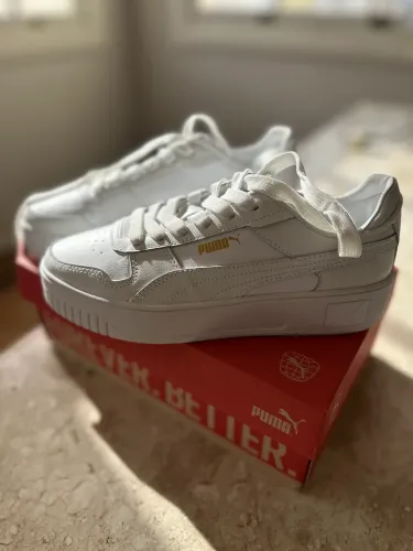 Tênis Puma Carina Street branco