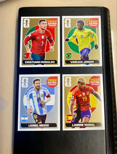 Kit 4 de Figurinhas Extra com CR7 Vini Jr e Yamal Ouro + Messi Prata