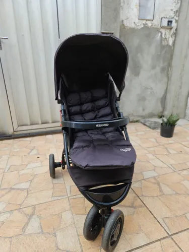 Carrinho p/ bebê 