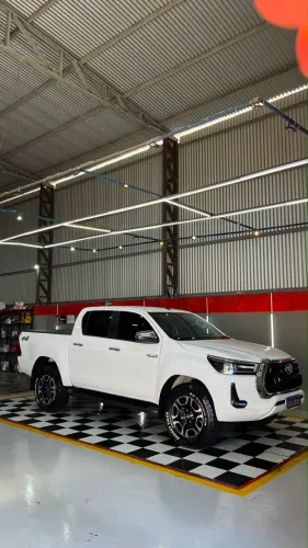 Toyota Hilux CD SRV 4X4 2.8 TDI Diesel Aut. 2024
