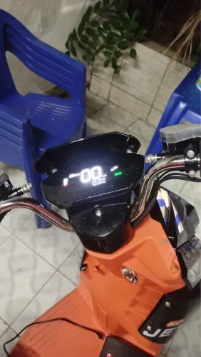 Vendo moto elétrica da jet Max com potência de 1.000wts semi nova valor 7.500