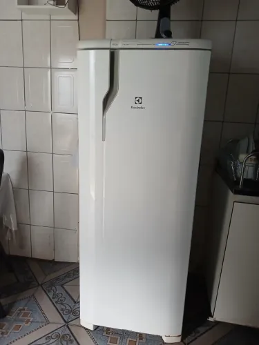 Geladeira 322 litros frost free Electrolux 