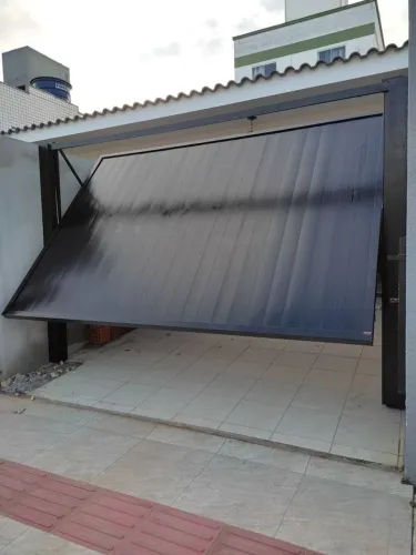 Portão Basculante Alumínio Preto Automático - Sob Medida | Fortaleza