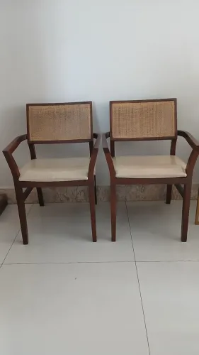 02 Poltronas madeira Maciça