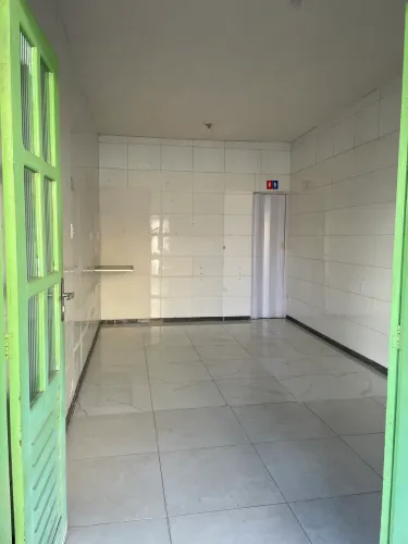 PONTO COMERCIAL NA COROA DO MEIO