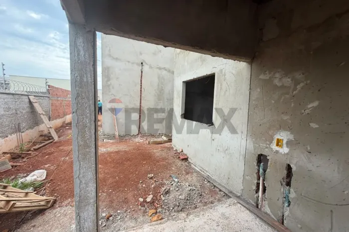 CASA À VENDA  RESIDENCIAL ENTARDECER | JARDIM ITÁLIA 01