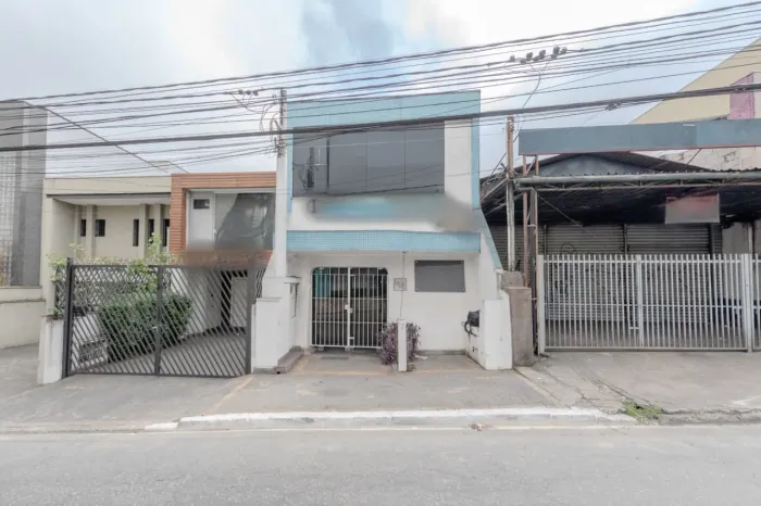 Casa comercial na Avenida Nova Cantareira, 981 195 m²