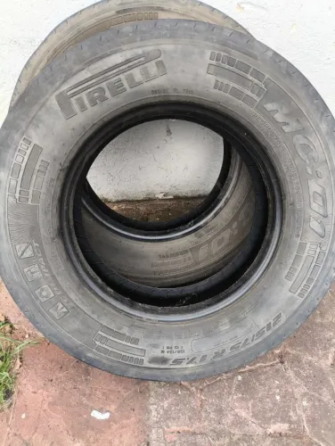 par pneu pirelli 215/75r17,5