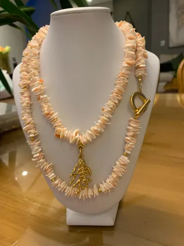 Colar de lascas de madrepérolas