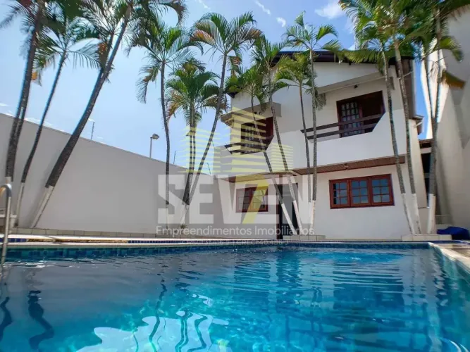Sobrado com 3 Quartos à Venda ou Locação no Jardim Estoril IV Bauru Piscina