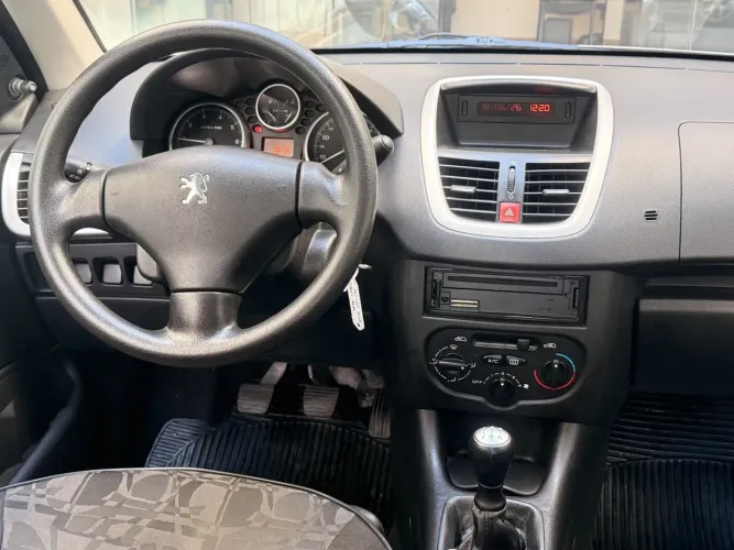 Peugeot 207 XR 1.4 Flex 8V 5P 2011