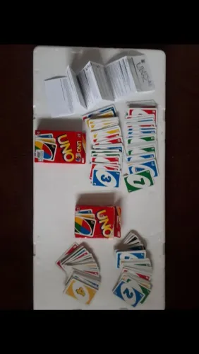 Jogo de cartas UNO.