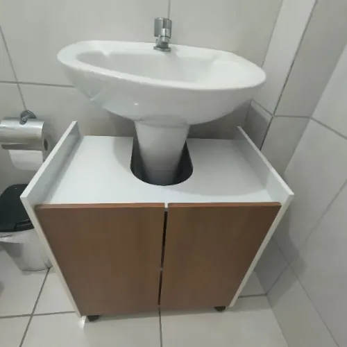 Armário de Banheiro