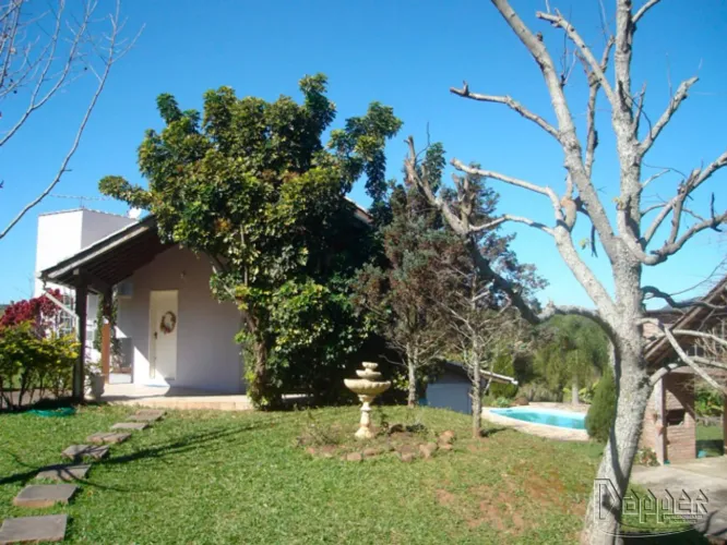 Fazenda à Venda no Bairro Lomba Grande com 4 Dormitórios e Área Externa Ampla
