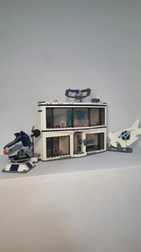 Lego Marvel - Base dos Vingadores